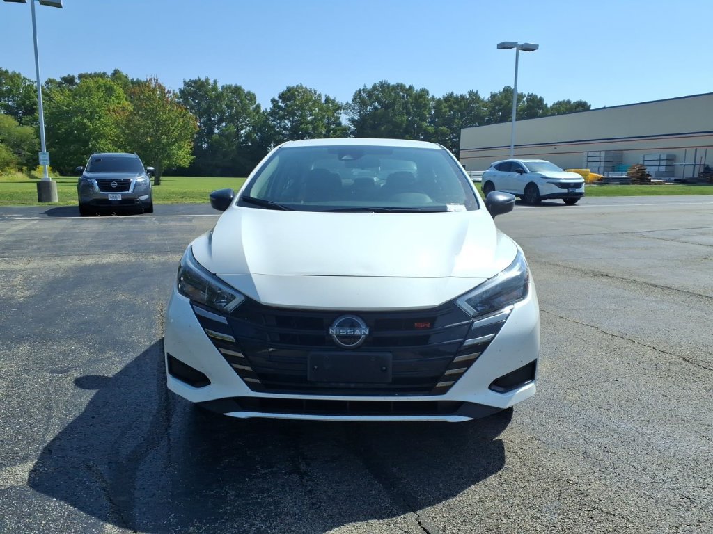 Used 2024 Nissan Versa SR FWD image 2