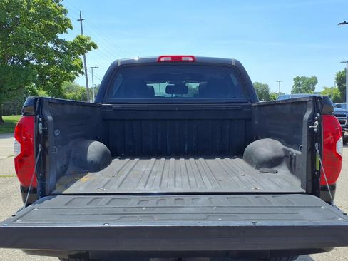 Used 2018 Toyota Tundra Limited w/ Limited Premium Package AWD/4WD image 9