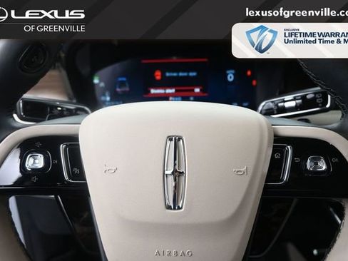 Used 2025 Lincoln Corsair Reserve FWD image 12