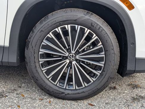 New 2026 Volkswagen Tiguan S FWD image 10