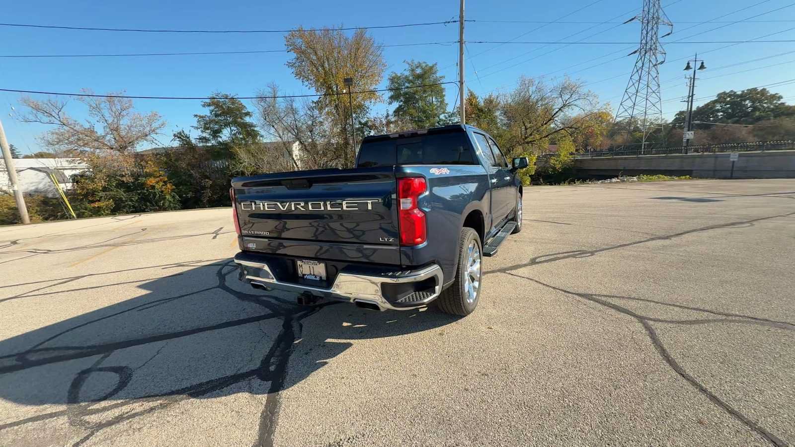 Certified 2020 Chevrolet Silverado 1500 LTZ w/ LTZ Premium Package AWD/4WD image 7