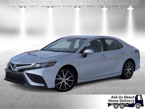 Used 2023 Toyota Camry SE image 1