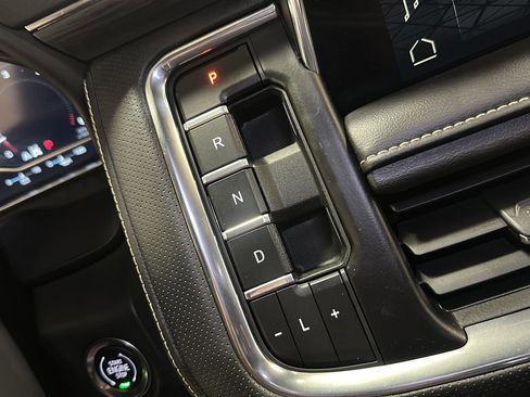 Used 2024 GMC Yukon SLT image 23