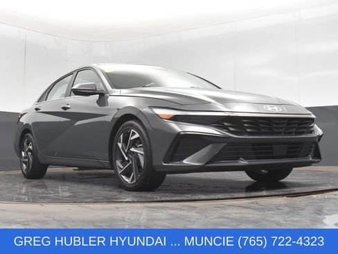 Used 2024 Hyundai Elantra SEL w/ Convenience Package FWD image 25