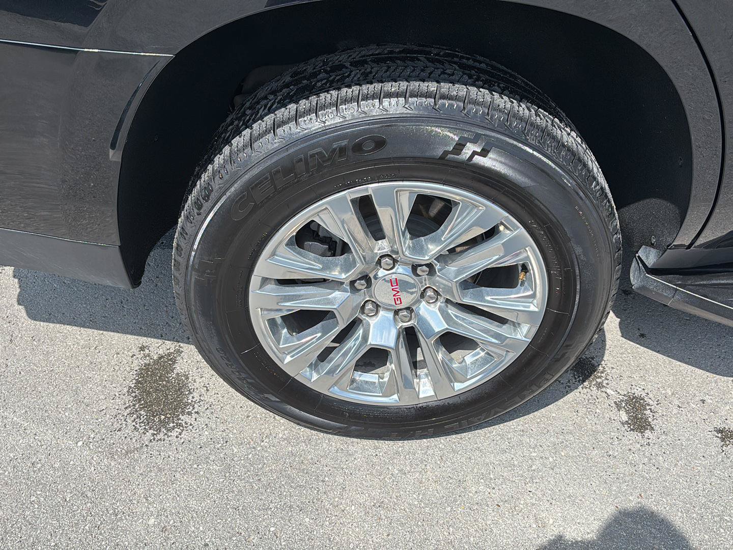Used 2025 GMC Yukon Denali AWD/4WD image 11