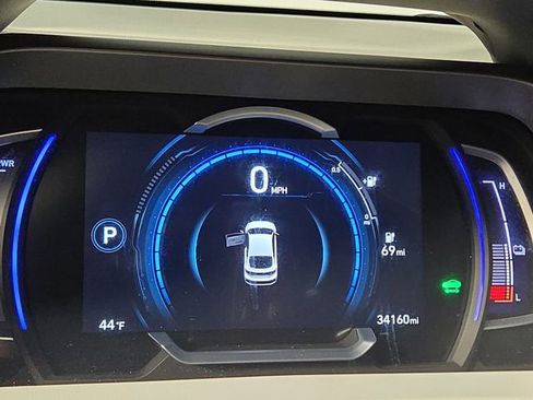 Used 2020 Hyundai Ioniq Limited image 16