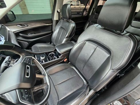 Used 2021 Jeep Grand Cherokee L Limited w/ Luxury Tech Group II image 27