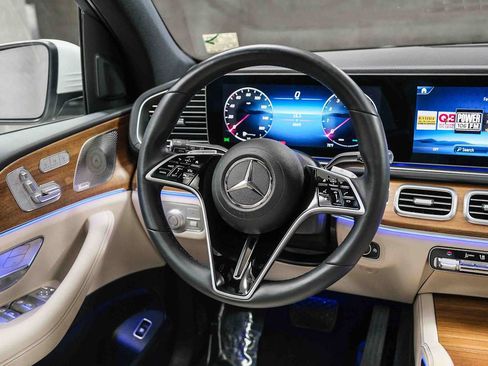 Certified 2025 Mercedes-Benz GLS 450 4MATIC image 19