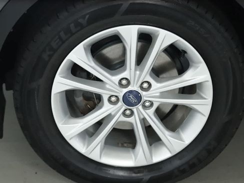 Used 2017 Ford Escape SE w/ Equipment Group 201A FWD image 39