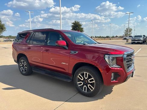 Used 2024 GMC Yukon AT4 w/ Technology Package AWD/4WD image 5