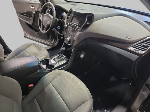 Used 2018 Hyundai Santa Fe Sport image 10