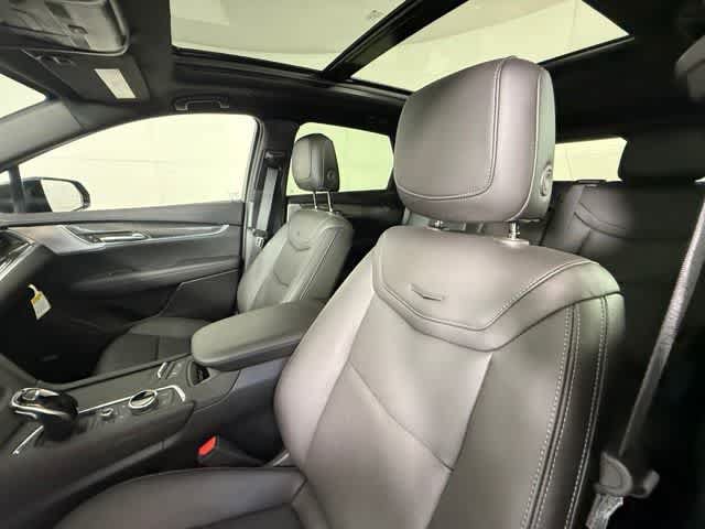 Used 2026 Cadillac XT5 Sportv w/ LPO, Floor Liner Package AWD/4WD image 16