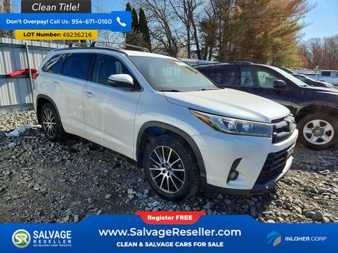 Used 2017 Toyota Highlander SE image 5