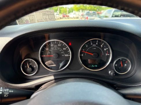 Used 2013 Jeep Wrangler Unlimited Sahara w/ Connectivity Group AWD/4WD image 30