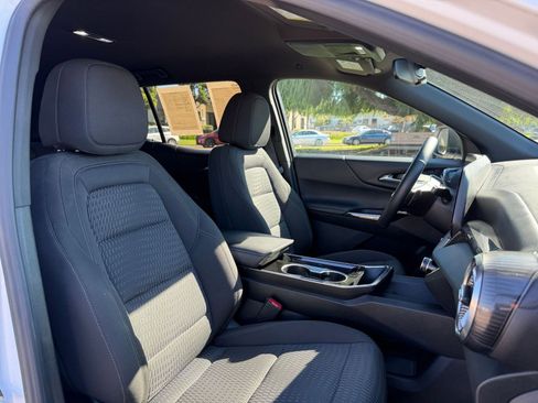 Used 2025 Chevrolet Equinox LT image 35