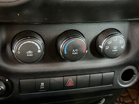 Used 2014 Jeep Wrangler Unlimited Sport w/ Quick Order Package 23S image 22