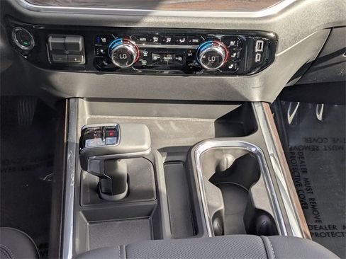 New 2026 GMC Sierra 1500 SLT image 19