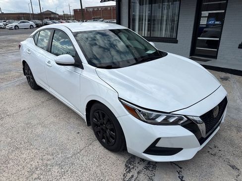 Used 2020 Nissan Sentra S image 2
