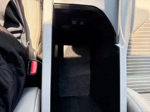 Certified 2021 Toyota Camry SE FWD image 29