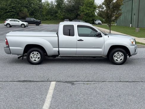 Used 2012 Toyota Tacoma 2WD Access Cab w/ SR5 Pkg image 9