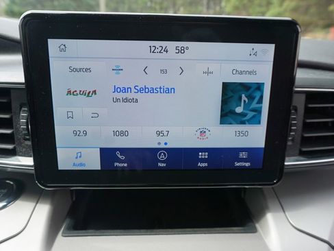 Used 2023 Ford Explorer XLT w/ Equipment Group 202A image 11