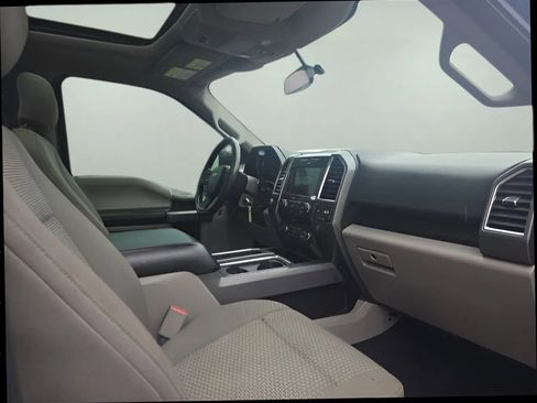 Used 2016 Ford F150 XLT w/ Equipment Group 302A Luxury image 21