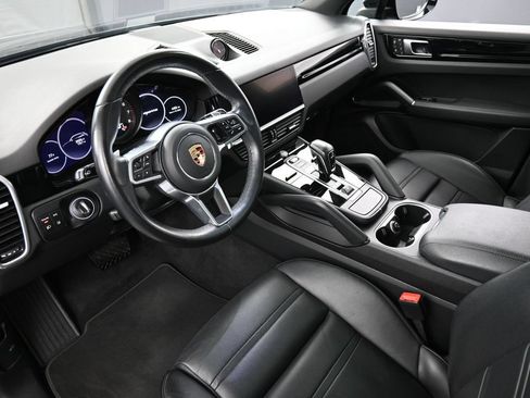 Certified 2022 Porsche Cayenne AWD/4WD image 4