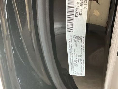 Used 2024 Chrysler Pacifica Touring-L image 23