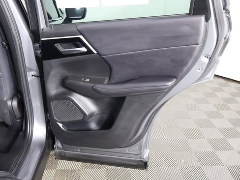 Used 2023 Mitsubishi Outlander SE Black Edition image 27