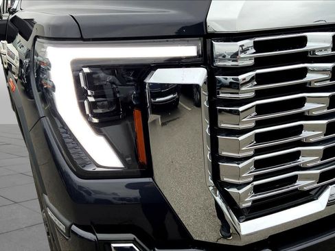Used 2024 GMC Sierra 2500 Denali w/ Denali Reserve Package AWD/4WD image 21