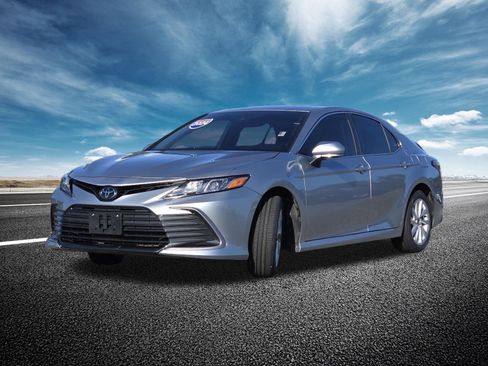 Used 2024 Toyota Camry LE w/ Convenience Package FWD image 11