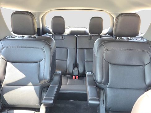 Used 2021 Ford Explorer Limited w/ Equipment Group 301A AWD/4WD image 11