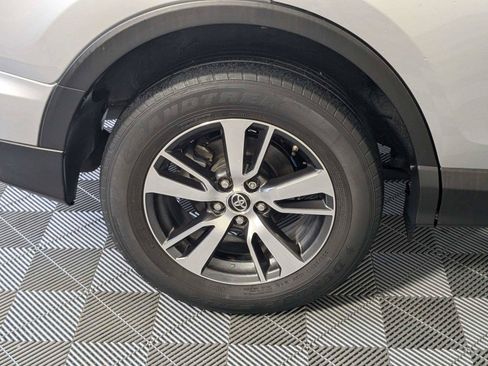 Used 2018 Toyota RAV4 XLE FWD image 11