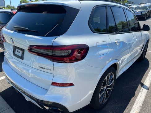 Used 2022 BMW X5 xDrive40i w/ M Sport Package AWD/4WD image 3