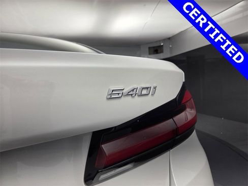 Certified 2022 BMW 540i w/ Premium Package image 24