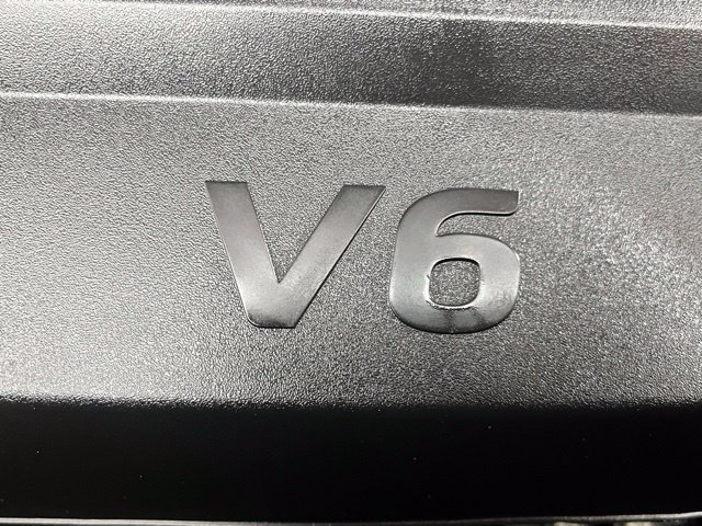 Used 2024 Kia Carnival EX FWD image 9