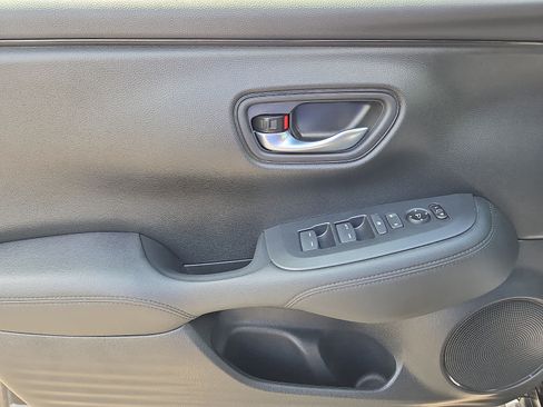Certified 2025 Honda HR-V LX image 13