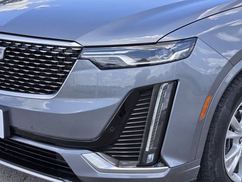Used 2021 Cadillac XT6 Luxury w/ LPO, Floor Liner Package FWD image 10