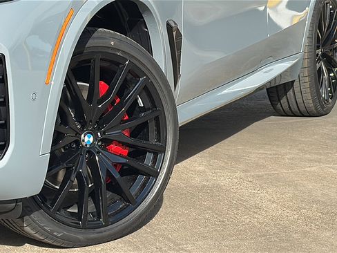 New 2026 BMW X5 xDrive40i w/ M Sport Package image 3