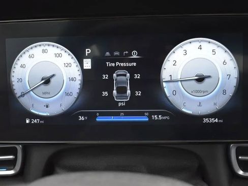 Used 2024 Hyundai Elantra Limited image 27