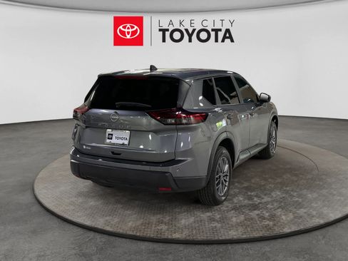 Used 2024 Nissan Rogue S FWD image 9