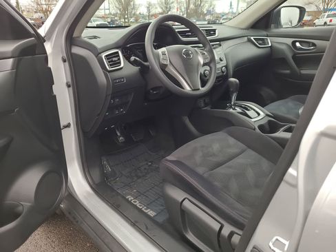 Used 2016 Nissan Rogue S image 10