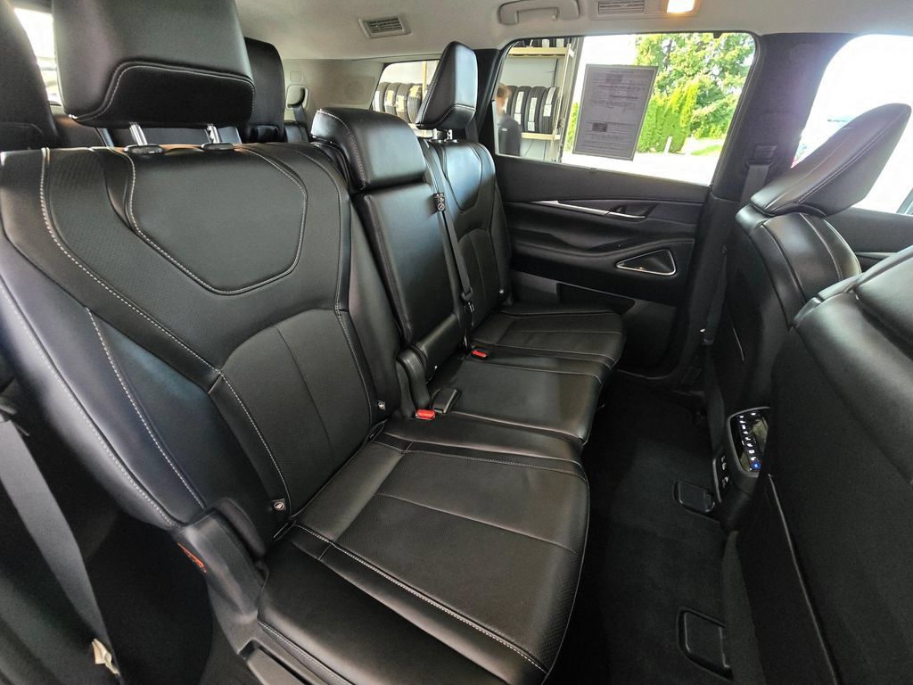 Certified 2023 INFINITI QX60 Sensory w/ Cargo Package AWD/4WD image 29