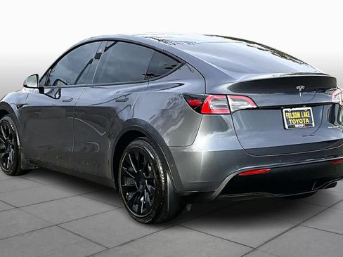 Used 2020 Tesla Model Y Long Range image 11
