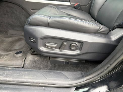 Used 2025 Toyota Tundra Platinum w/ TRD Off-Road Package AWD/4WD image 12