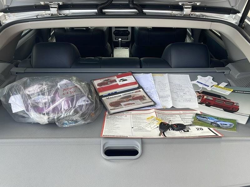 Used 2006 Dodge Magnum SRT8 RWD image 53