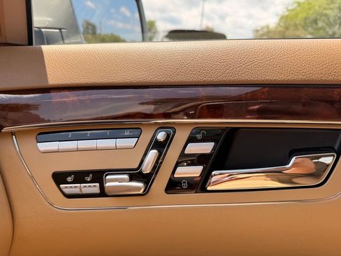 Used 2010 Mercedes-Benz S 550 4MATIC image 21