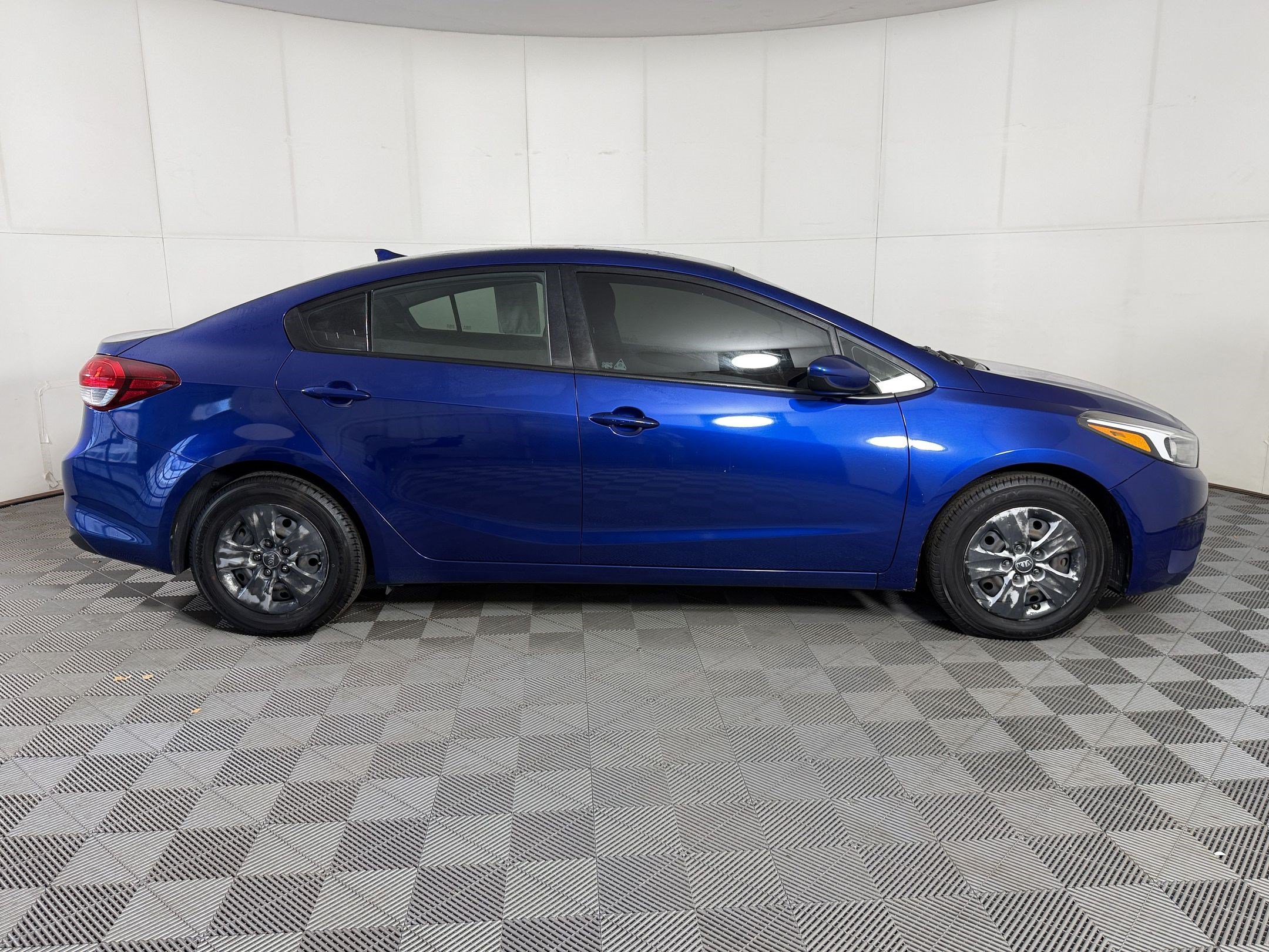 Used 2017 Kia Forte LX w/ LX Popular Package FWD image 8