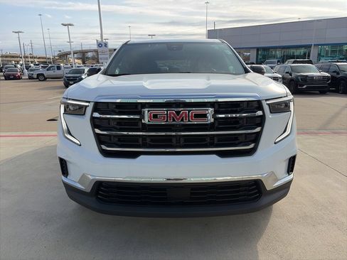 Used 2025 GMC Acadia Elevation image 2