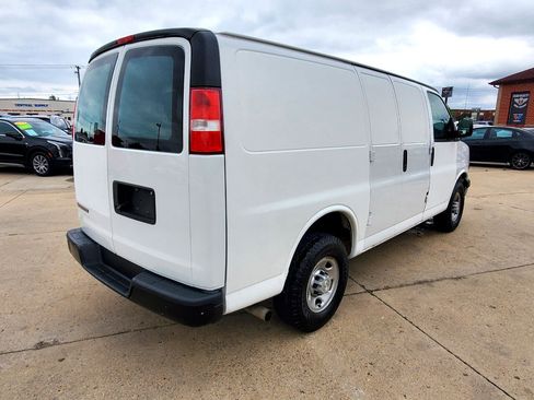 Used 2019 Chevrolet Express 2500 image 7